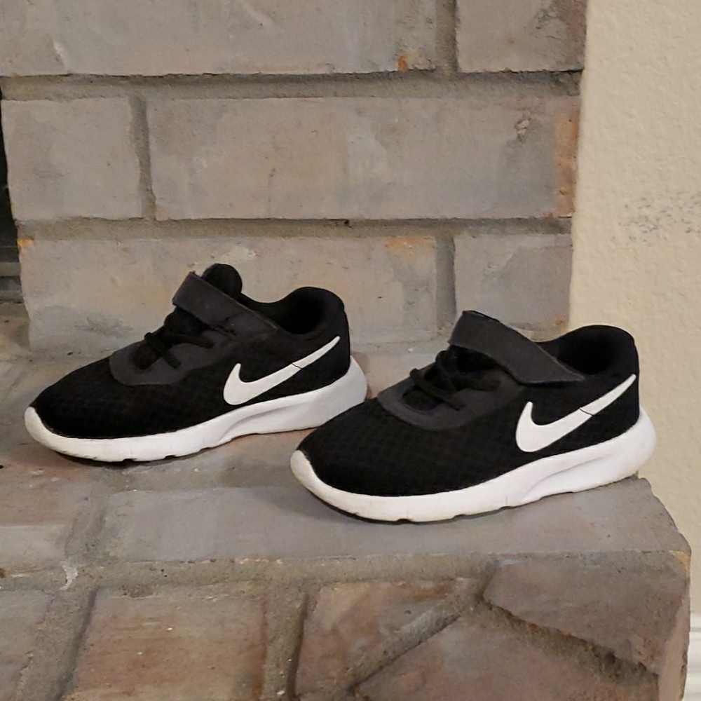 Boys Nike Shoes size 8c